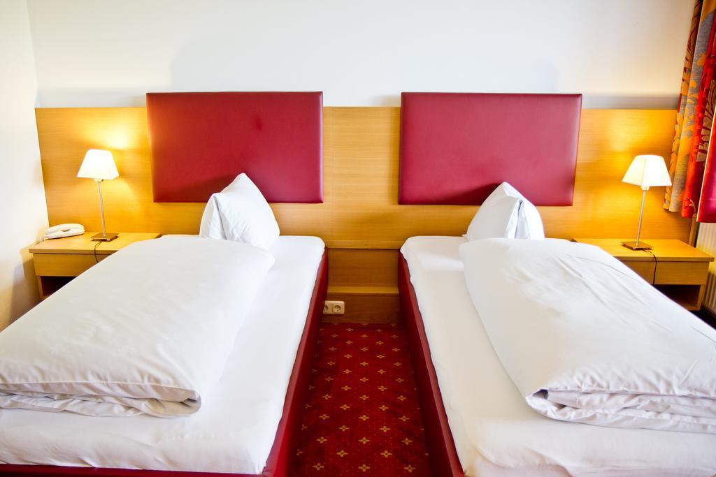 Gasthof-Hotel Bramosen Weyregg Pokoj fotografie