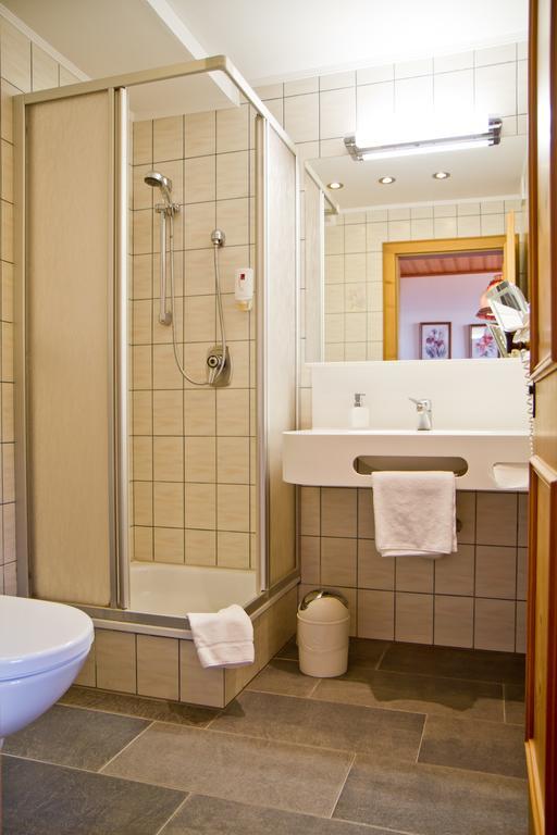 Gasthof-Hotel Bramosen Weyregg Pokoj fotografie